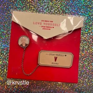 BTS V Pin Badge